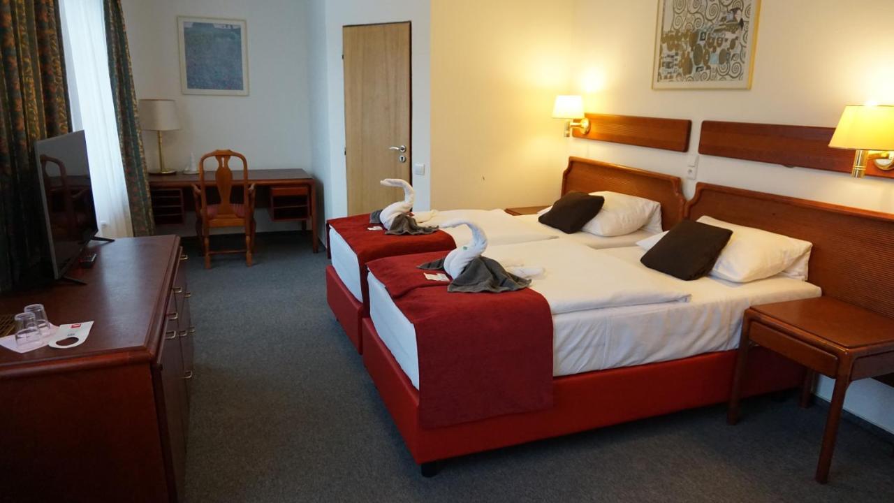 Hotel Bohemia Excellent Klášterec nad Ohří Kültér fotó