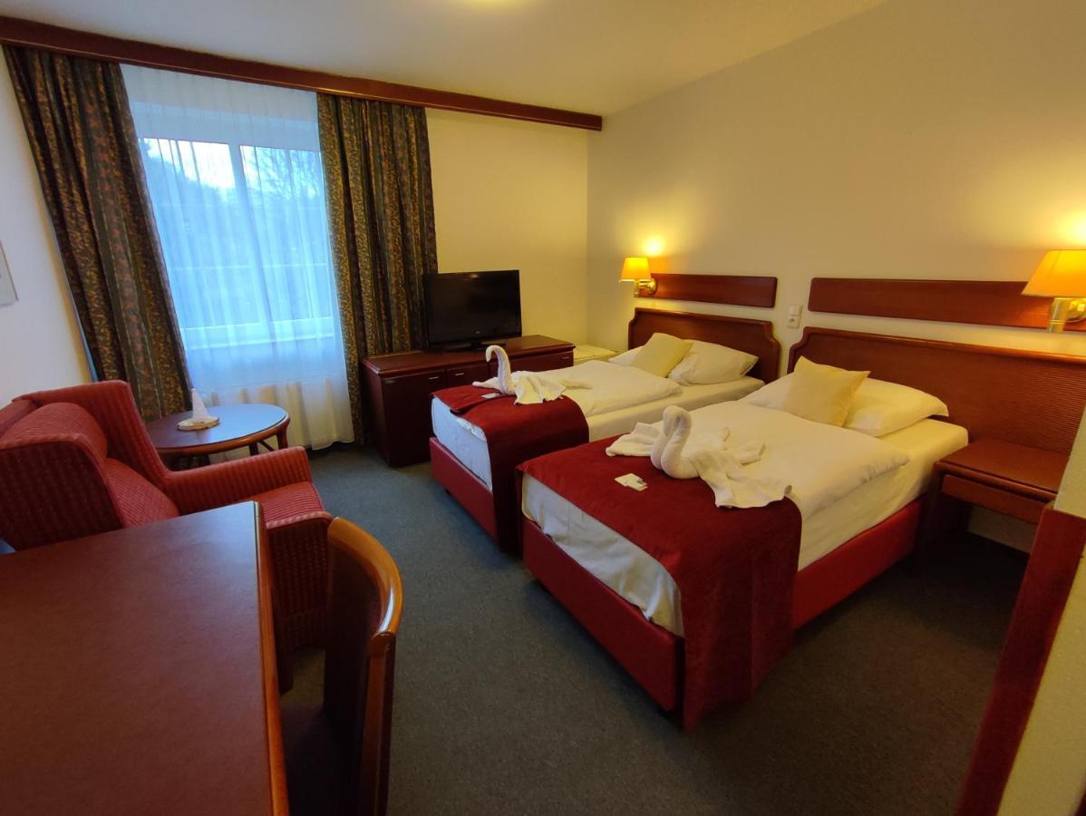 Hotel Bohemia Excellent Klášterec nad Ohří Kültér fotó