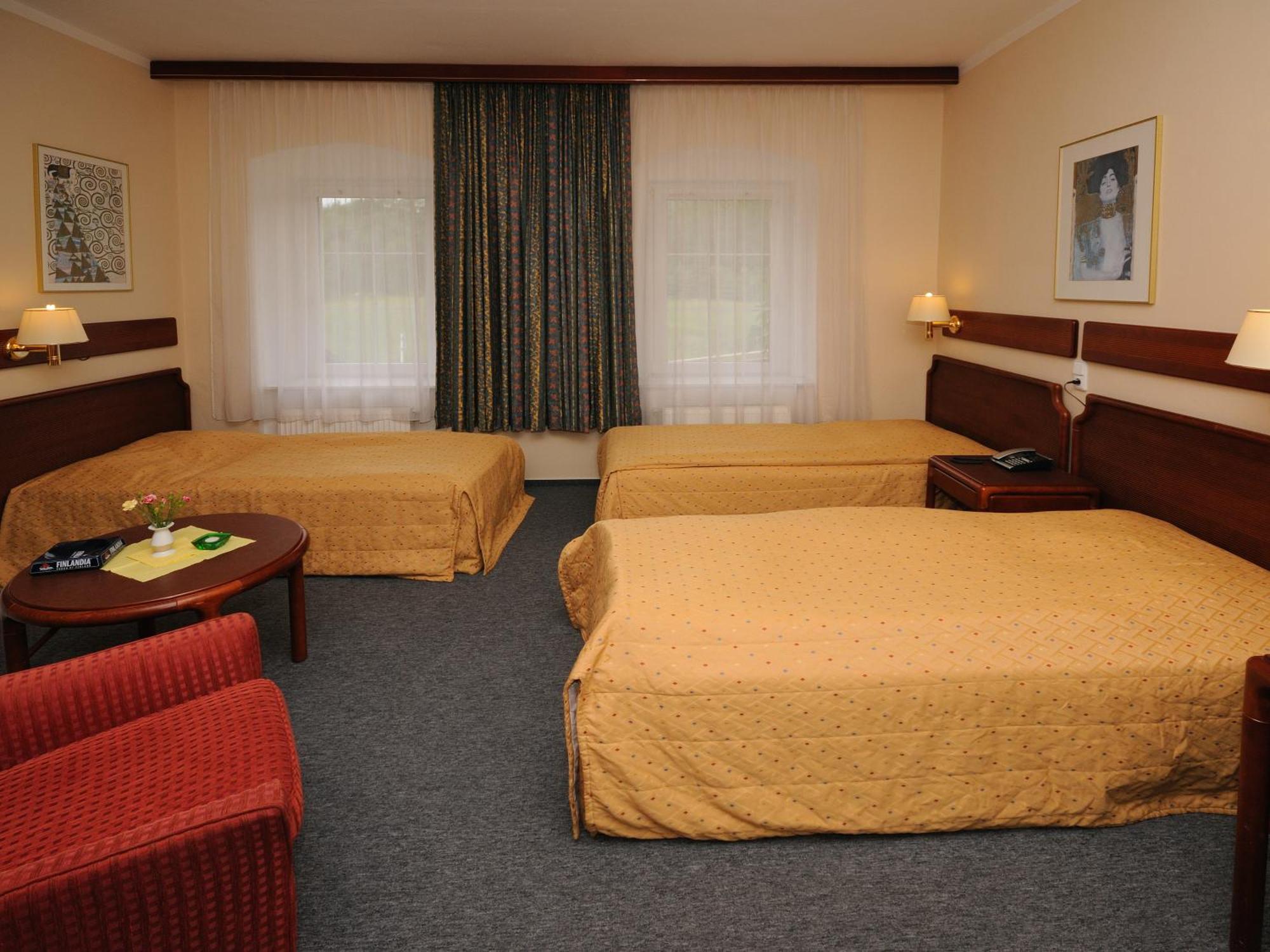 Hotel Bohemia Excellent Klášterec nad Ohří Kültér fotó
