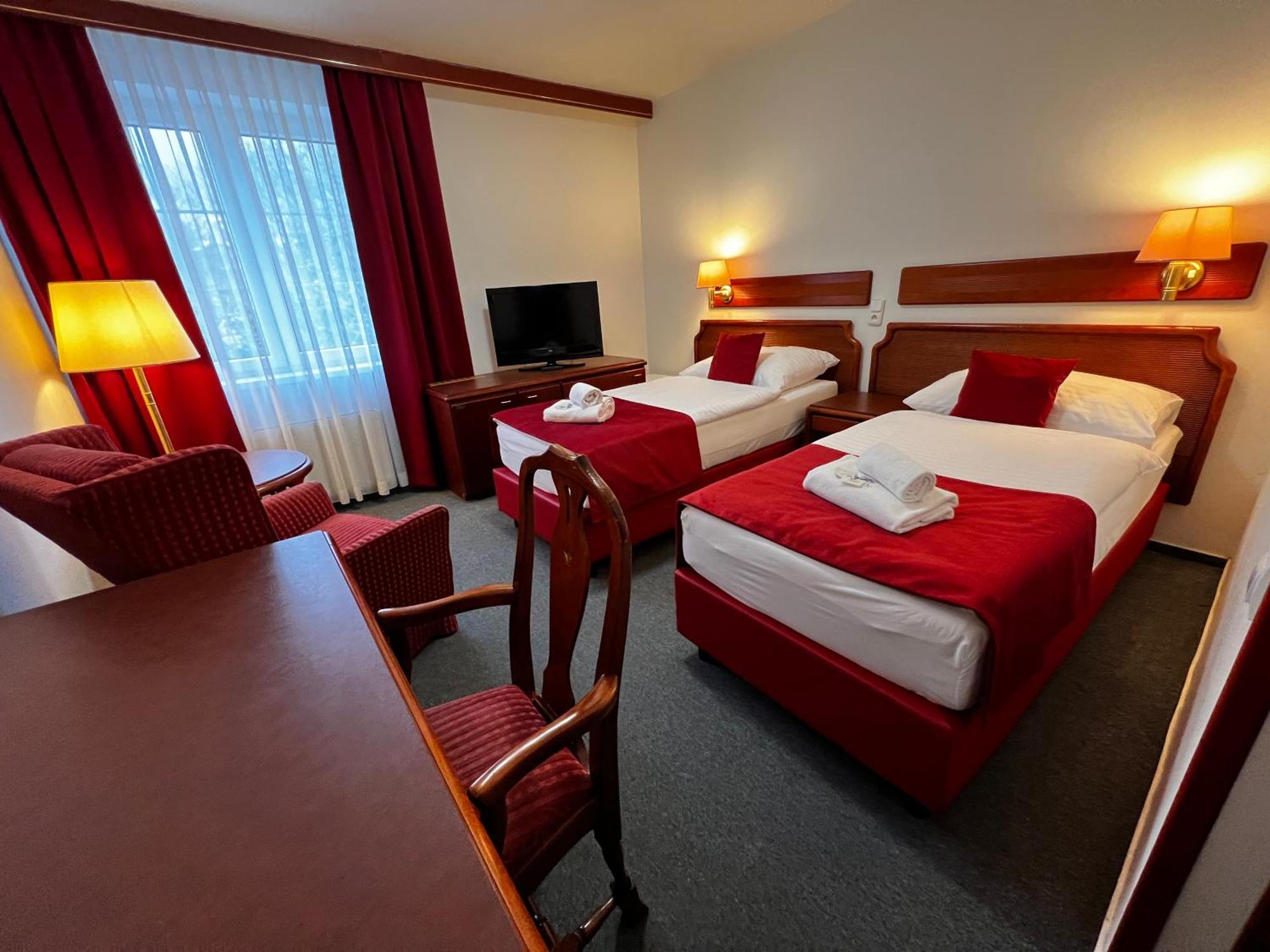 Hotel Bohemia Excellent Klášterec nad Ohří Kültér fotó